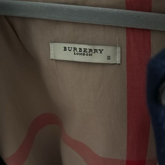 Burberry kids Dark Blue Buttoned Cape S - Picture 2 of 3
